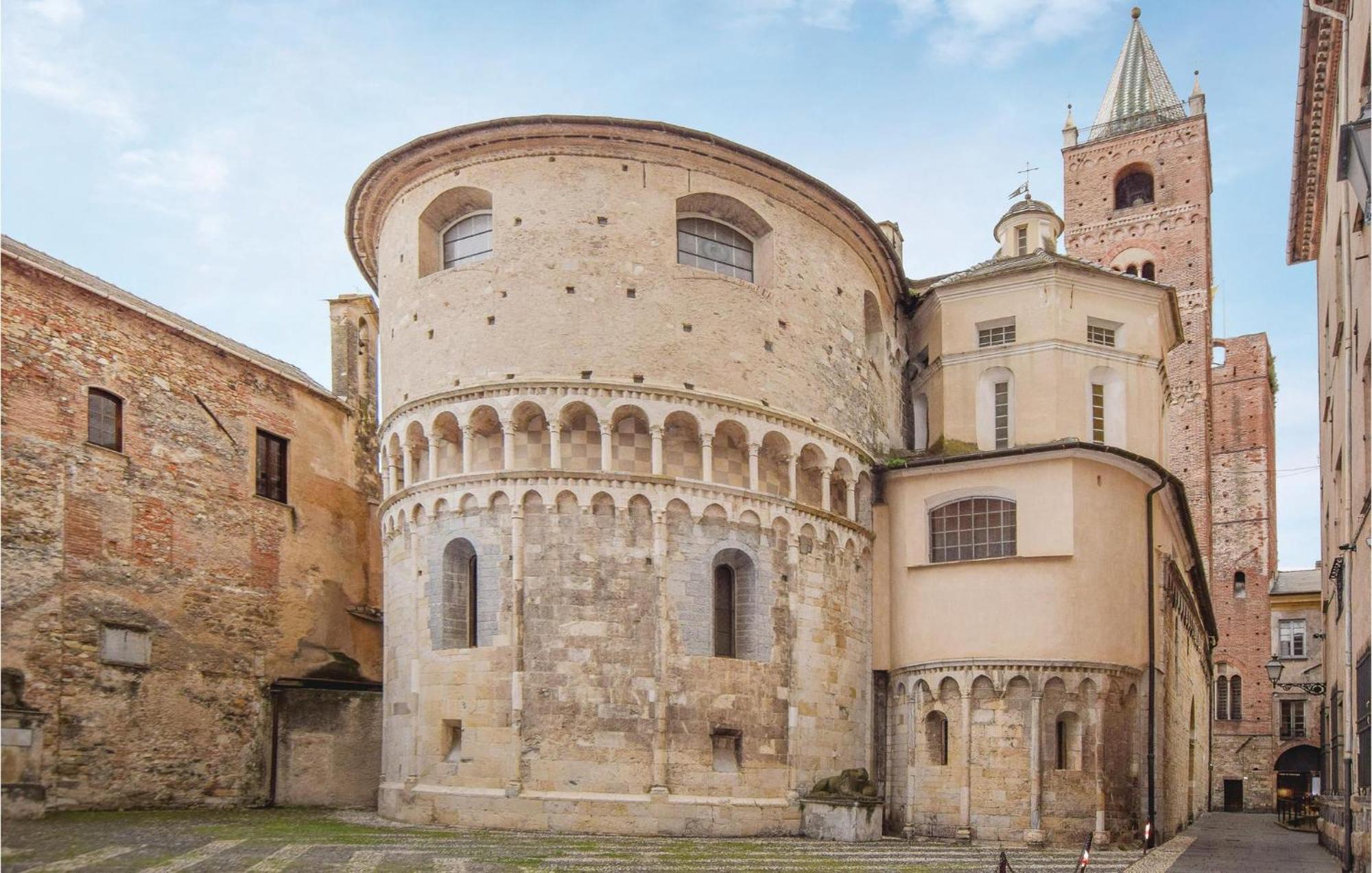 Amazing Apartment In Albenga With Wifi エクステリア 写真