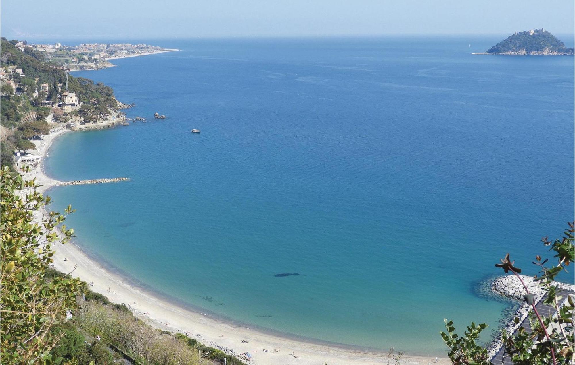 Amazing Apartment In Albenga With Wifi エクステリア 写真