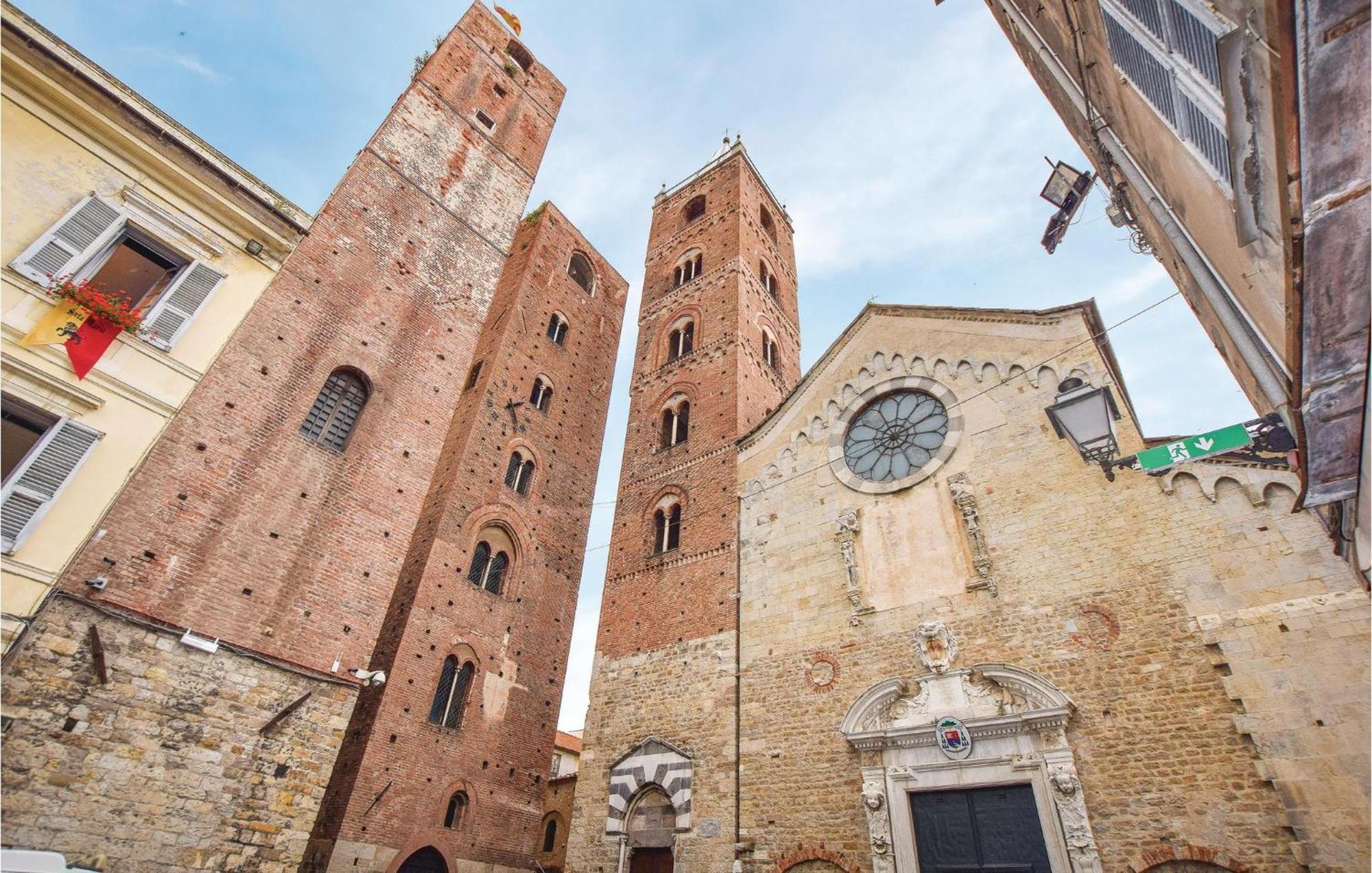 Amazing Apartment In Albenga With Wifi エクステリア 写真